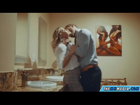 ❤️ Kana blonde ine busty inokukwezvera muchimbuzi cheveruzhinji Mberi pa %sn.osagoassist.ru %